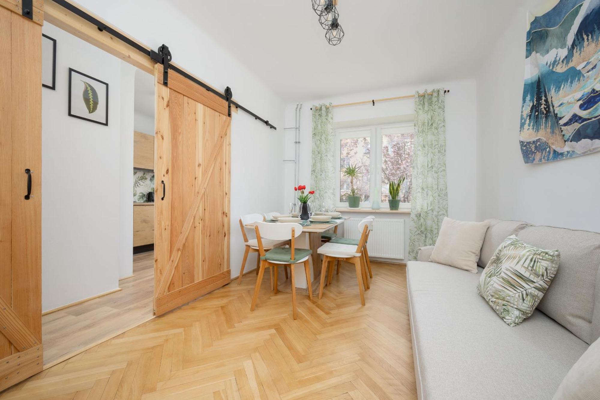 ורשה Spacious Apartment For 6 People Near The Old Town By Noclegi Renters מראה חיצוני תמונה