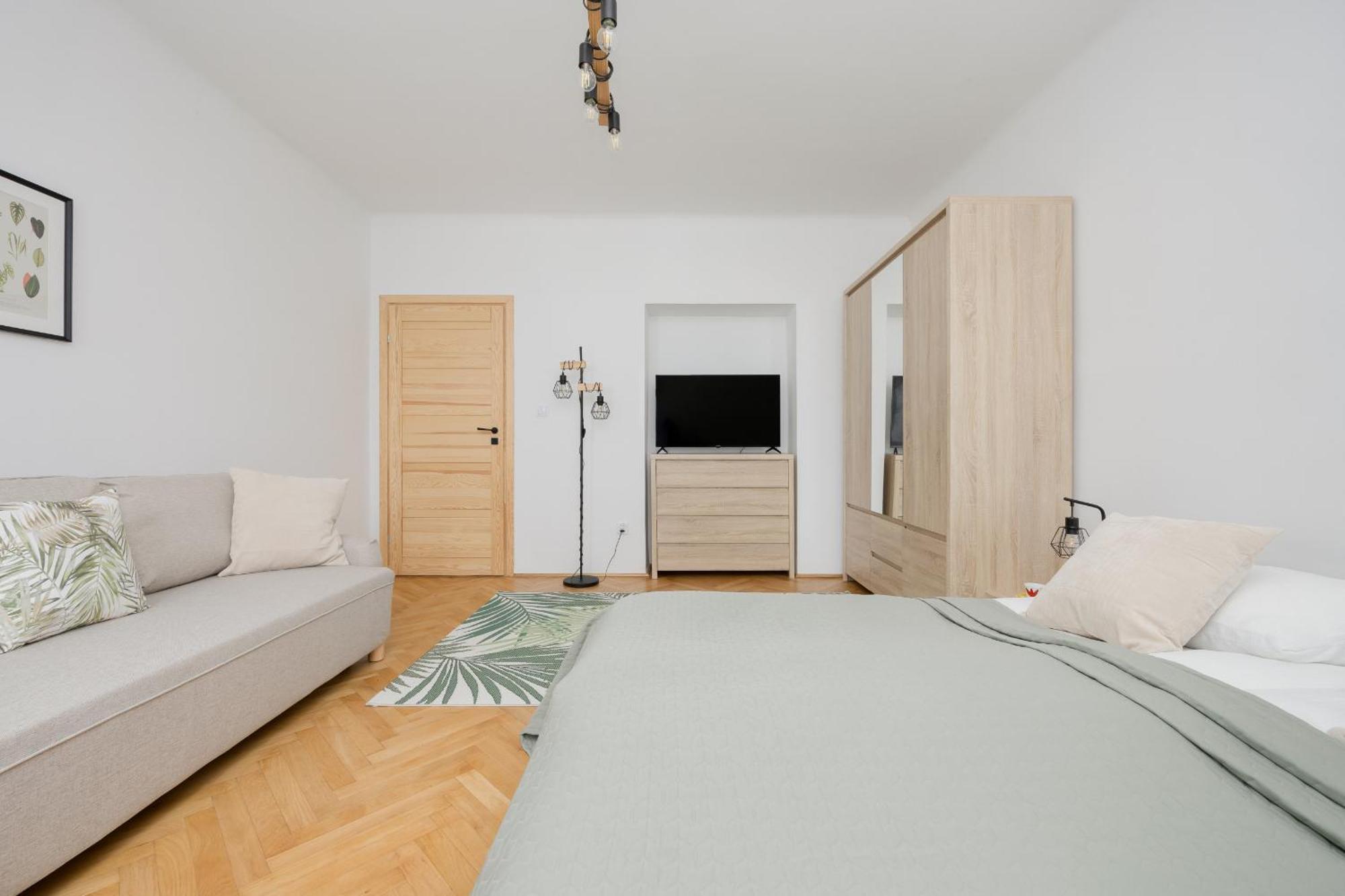 ורשה Spacious Apartment For 6 People Near The Old Town By Noclegi Renters מראה חיצוני תמונה